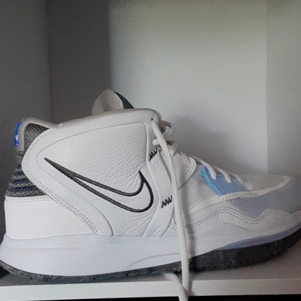 Kyrie Irving basketball shoes